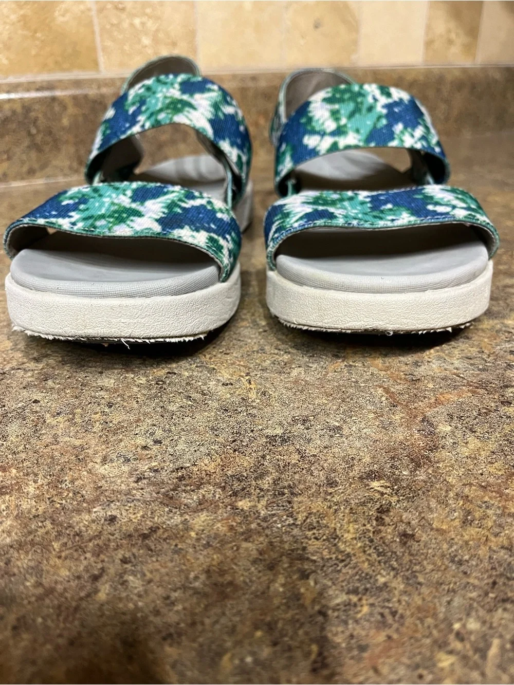 KEEN Elle Backstrap Sandals Women’s 9.5 Porcelain Tie Dye Blue Green Vacation
